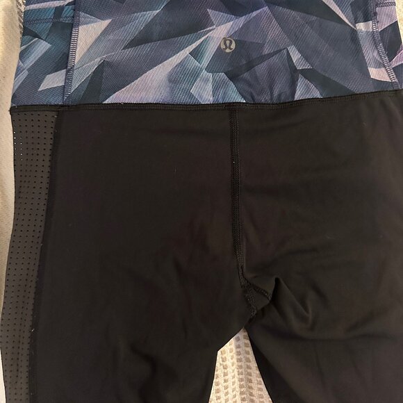 Lululemon Black Athletic Crops Mesh Wrap Detail Blue Waistband - Picture 2 of 6